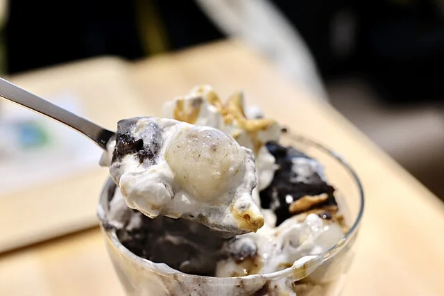 黒胡麻白玉パフェ