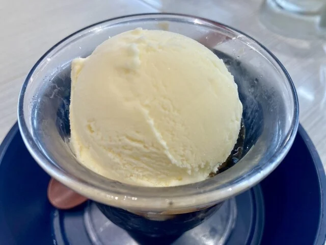 コーヒーゼリーバニラアイスのせ
