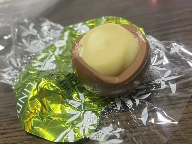 リンドールピスタチオ