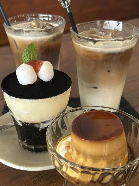 珈琲ゼリーパフェとカスタードプリン