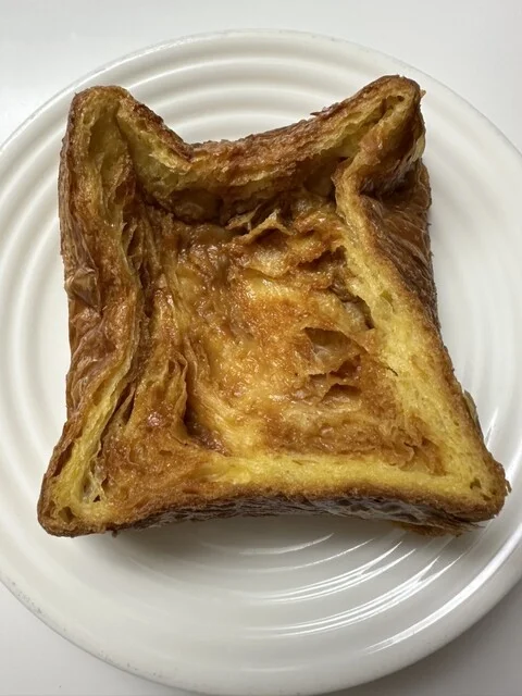 Over the moon大通店｜石屋製菓の新ブランドベーカリー！デニッシュブレッド&クロワッサンが絶品【チカホ直結】