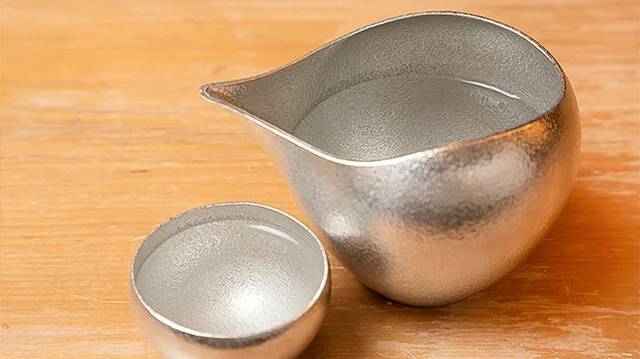 日本酒（片口と猪口）