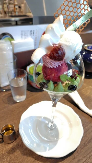 道産シナノキはちみつとカシス、和栗