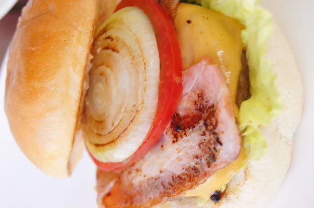 ベーコンチーズバーガー