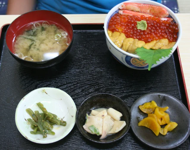 うに・かに・いくら丼