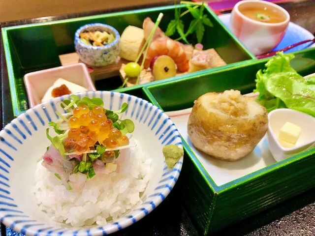 ジャガ芋のカニ詰め弁当