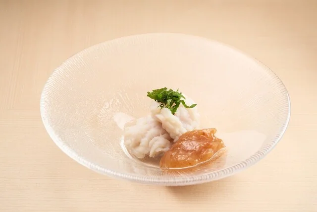 淡路ハモの湯引き