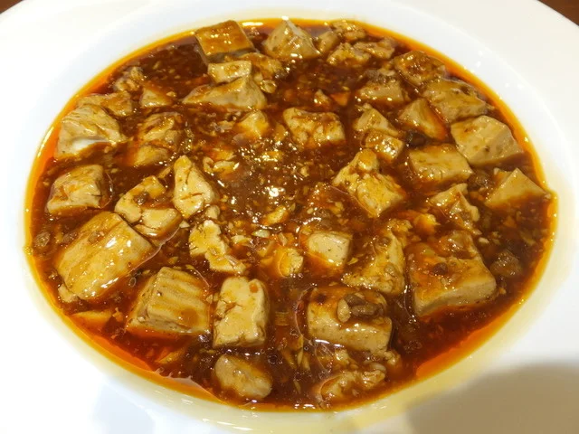 麻婆豆腐かけ御飯