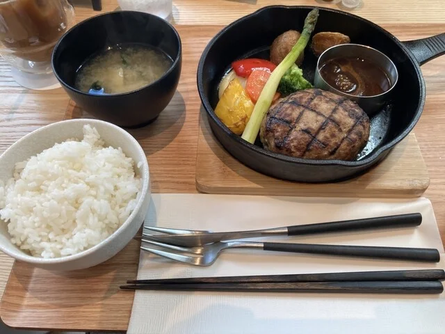 こだわりグリルハンバーグ