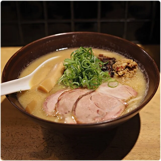 ふじ屋NOODLE｜すすきの新ラーメン横丁の行列店！ミシュラン獲得の革新系味噌ラーメン【札幌グルメ】