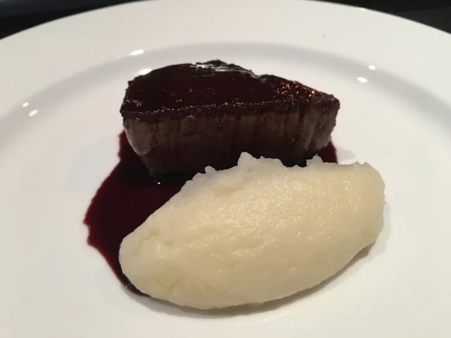 白老牛のステーキ