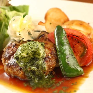 黒朱白豚ハンバーグ