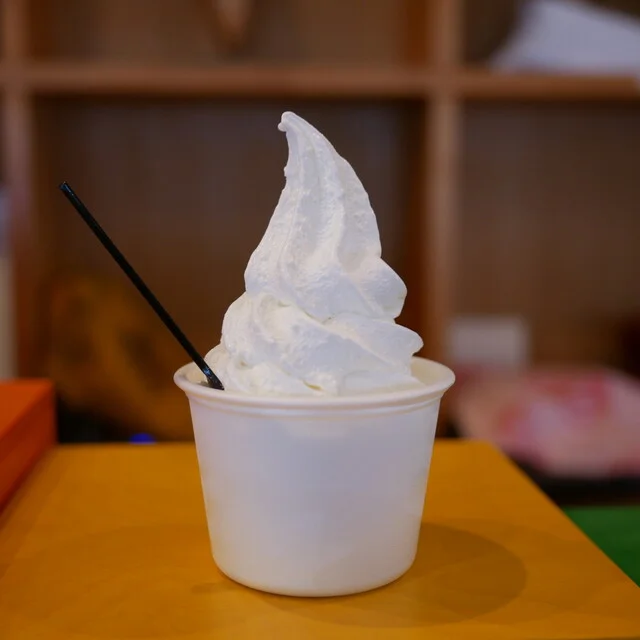 バーンズ（BARNES）札幌 | 食べログ百名店選出の濃厚ミルクソフトクリーム専門店【宮の森】