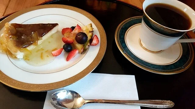 自家焙煎珈琲・バスクチーズケーキプレート