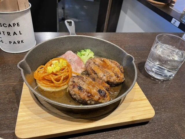 鹿ペアハンバーグ