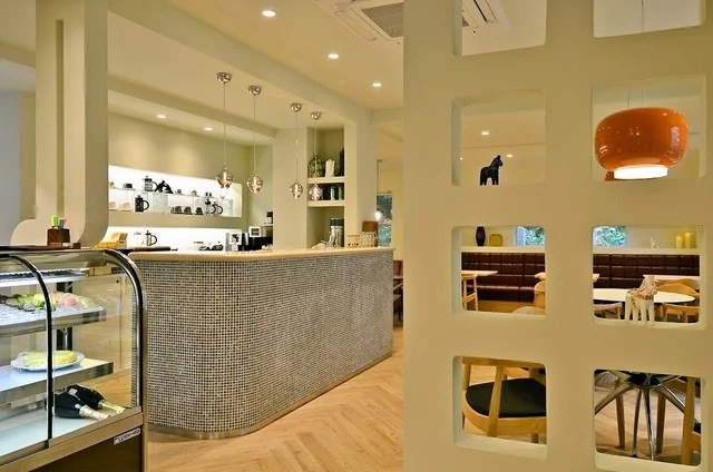 落ち着いた店内