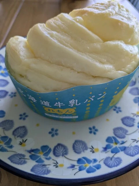 北海道牛乳パン 瀬戸内レモンレアチーズ