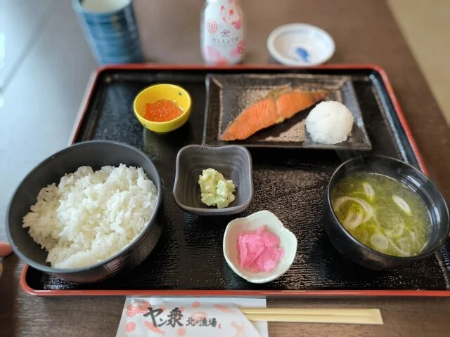 いくら紅鮭親子定食