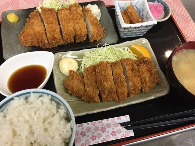 とんかつ食べ比べ定食