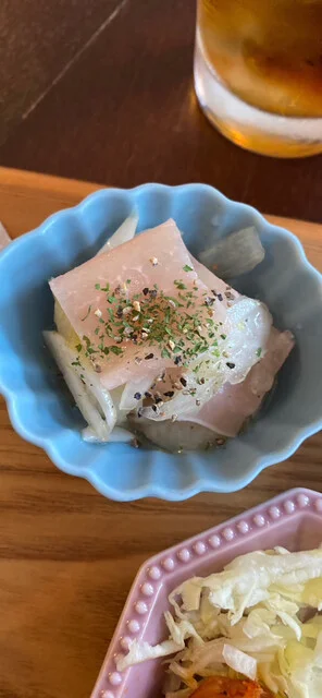 生ハムと新玉ねぎのレモンマリネ