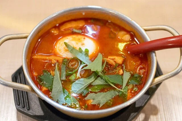 モツの煮込み玉子入り