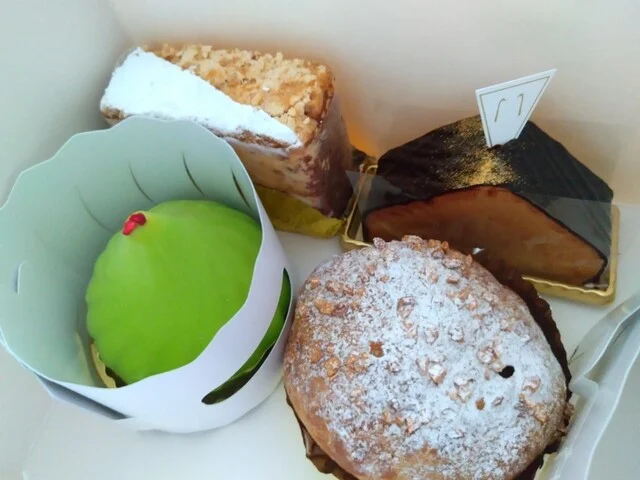 買ってきたケーキ