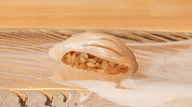 握り　ホッキ貝