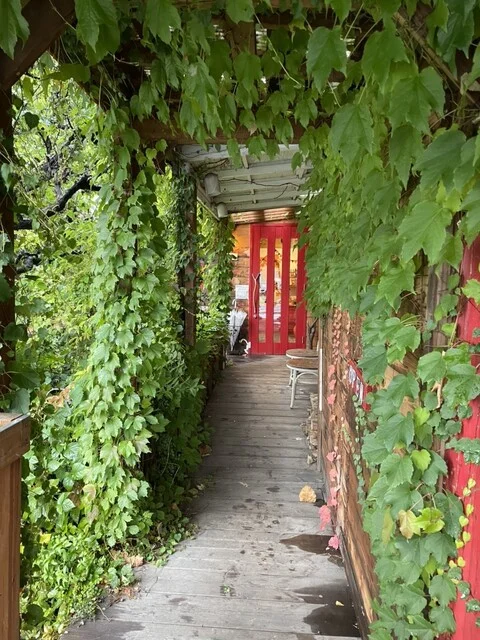 ポルトルージュ札幌円山店｜赤い扉が特徴的なケーキショップの詳細レビュー