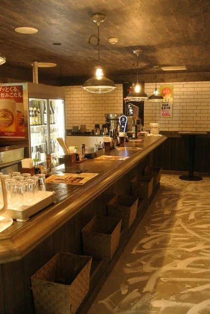 立ち飲みカウンター席