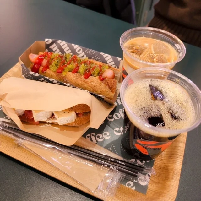 キオスク コーヒーロータリー｜札幌駅直結の生ドーナツとタップコーヒー専門店