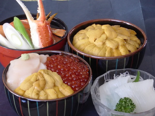 海鮮丼・かに汁・イカ刺身セット