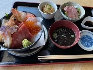 海鮮丼ランチ