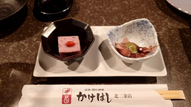 さくら胡麻豆腐とホタルイカ