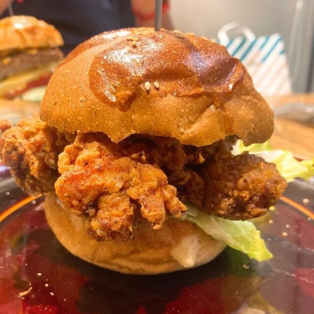 スパイスチキンバーガー