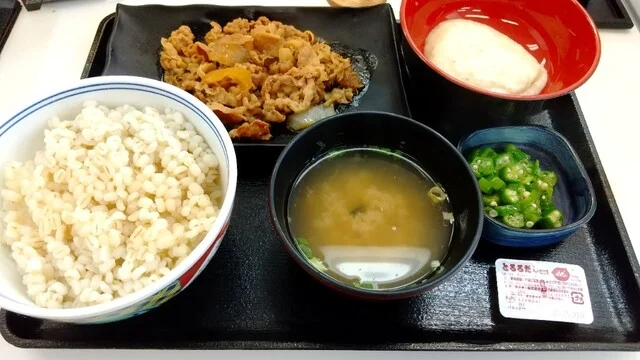 牛皿とろろ御膳