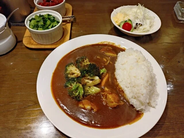 カフェ エッシャー｜札幌駅徒歩5分・創業35年の伝統ルーカレーが人気の老舗喫茶店