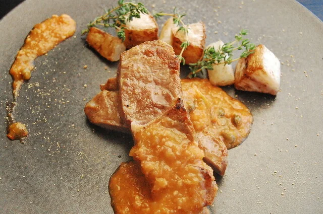 留寿都羊蹄ポークのローストシャルキュトリーソース