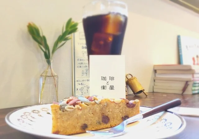 ケーキとアイスコーヒー