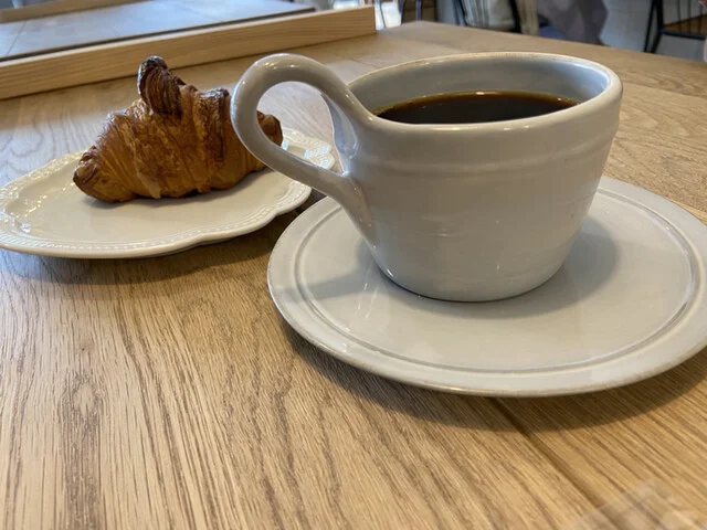 クロワッサンとコーヒー