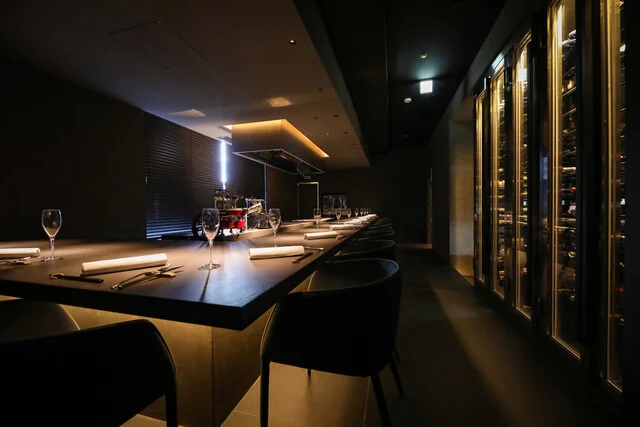 カウンター12席