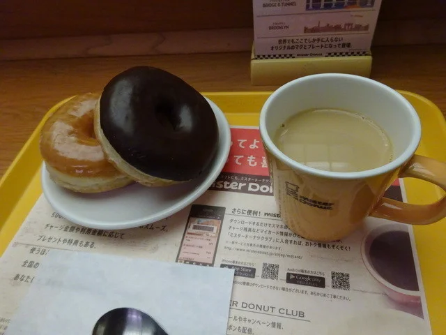 カフェオレとドーナツ