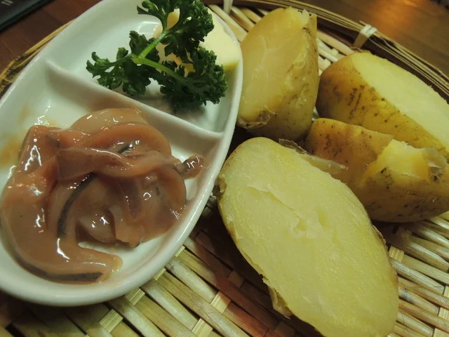 じゃがバター塩辛添え