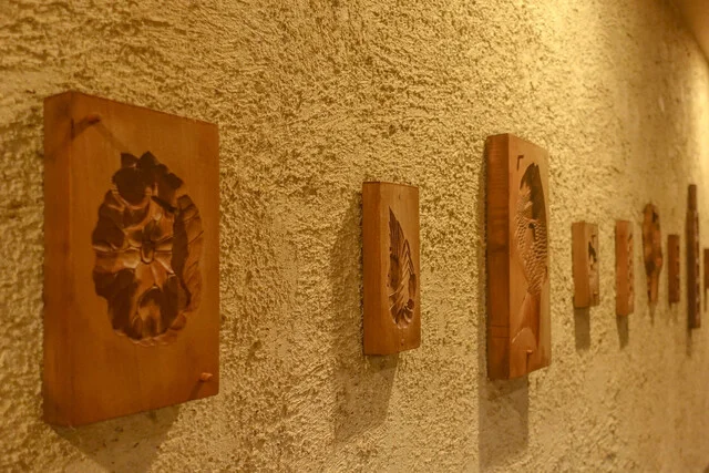 骨董品で飾られた店内