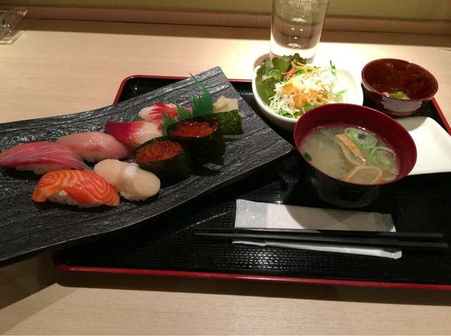 刺身盛り合わせ