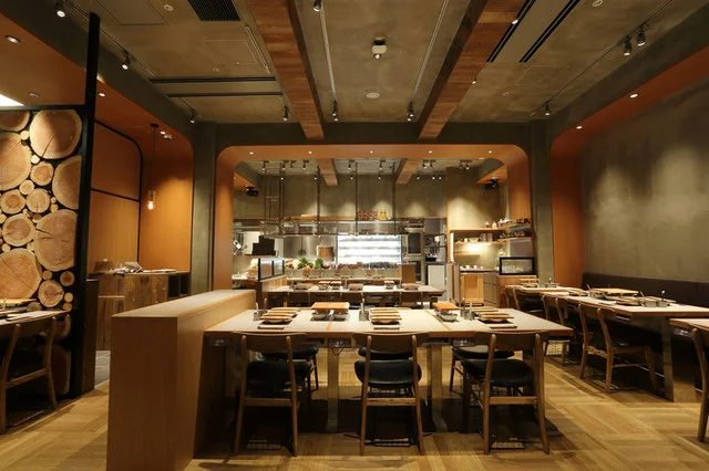 広々とした店内