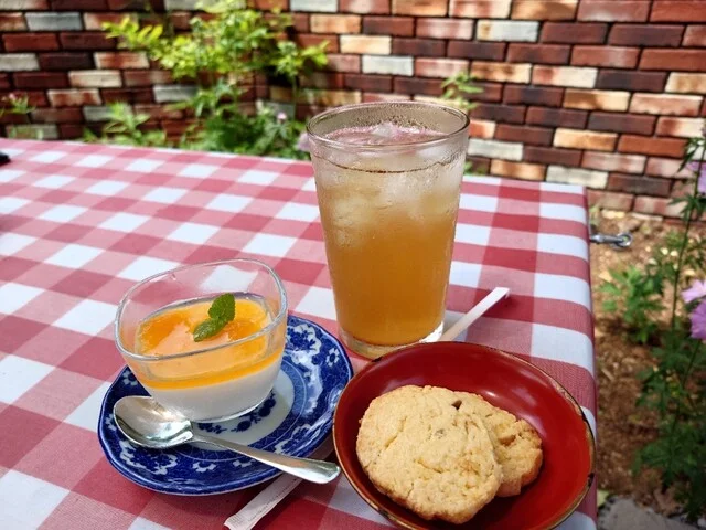 スモークサーモンサンドイッチ