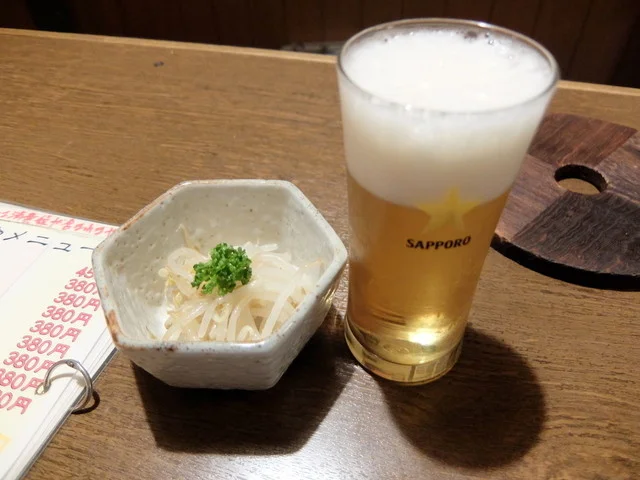 晩酌セットのビールとナムル