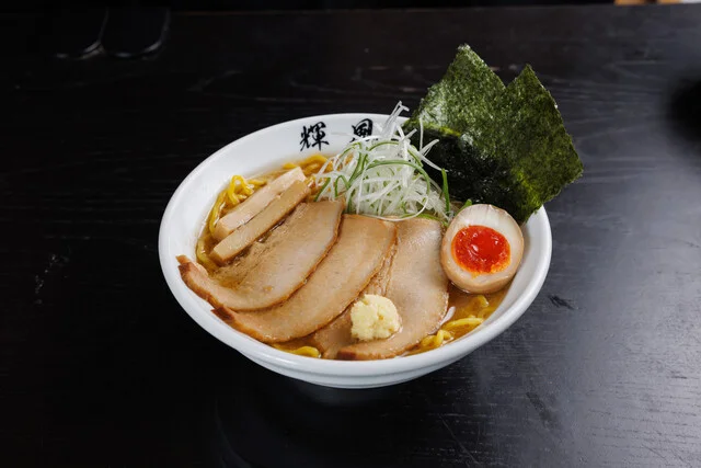 札幌らーめん輝風 すすきの店 | 百名店選出の深夜営業味噌ラーメン【ウマ店】