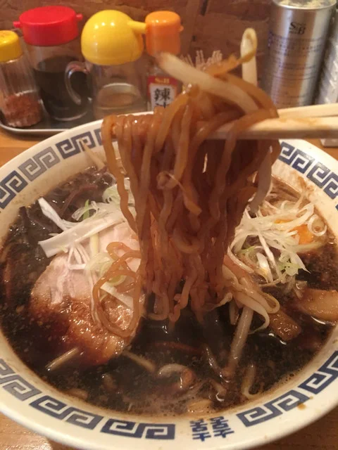 黒醤油ラーメン