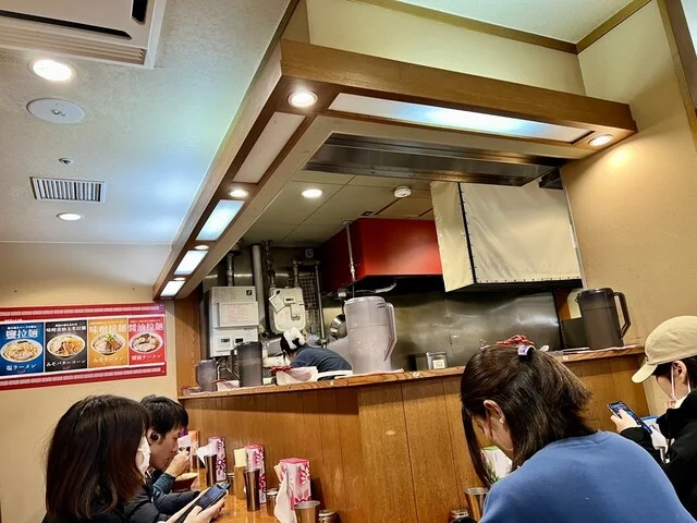 店内カウンター